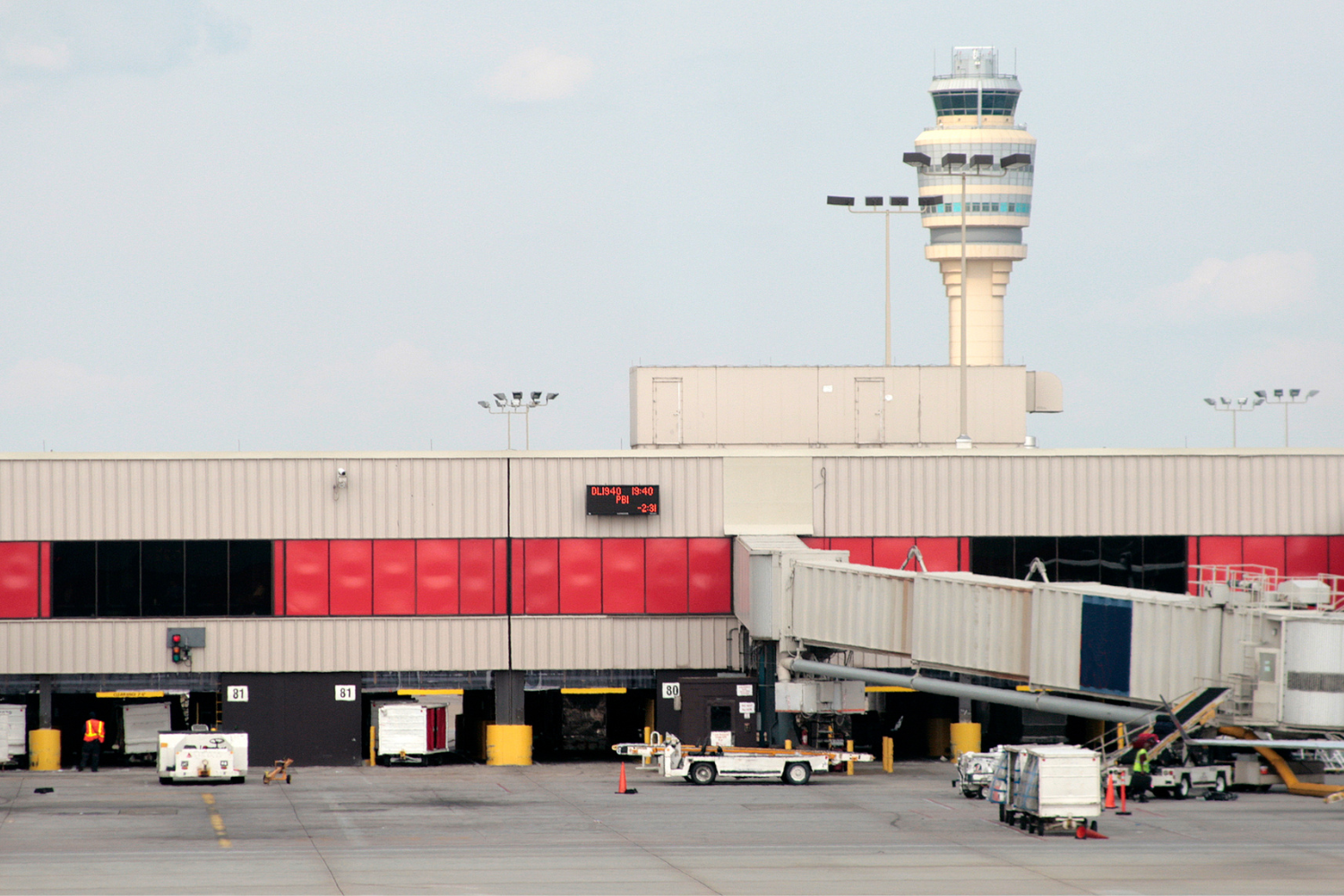 Back up generator at airports 